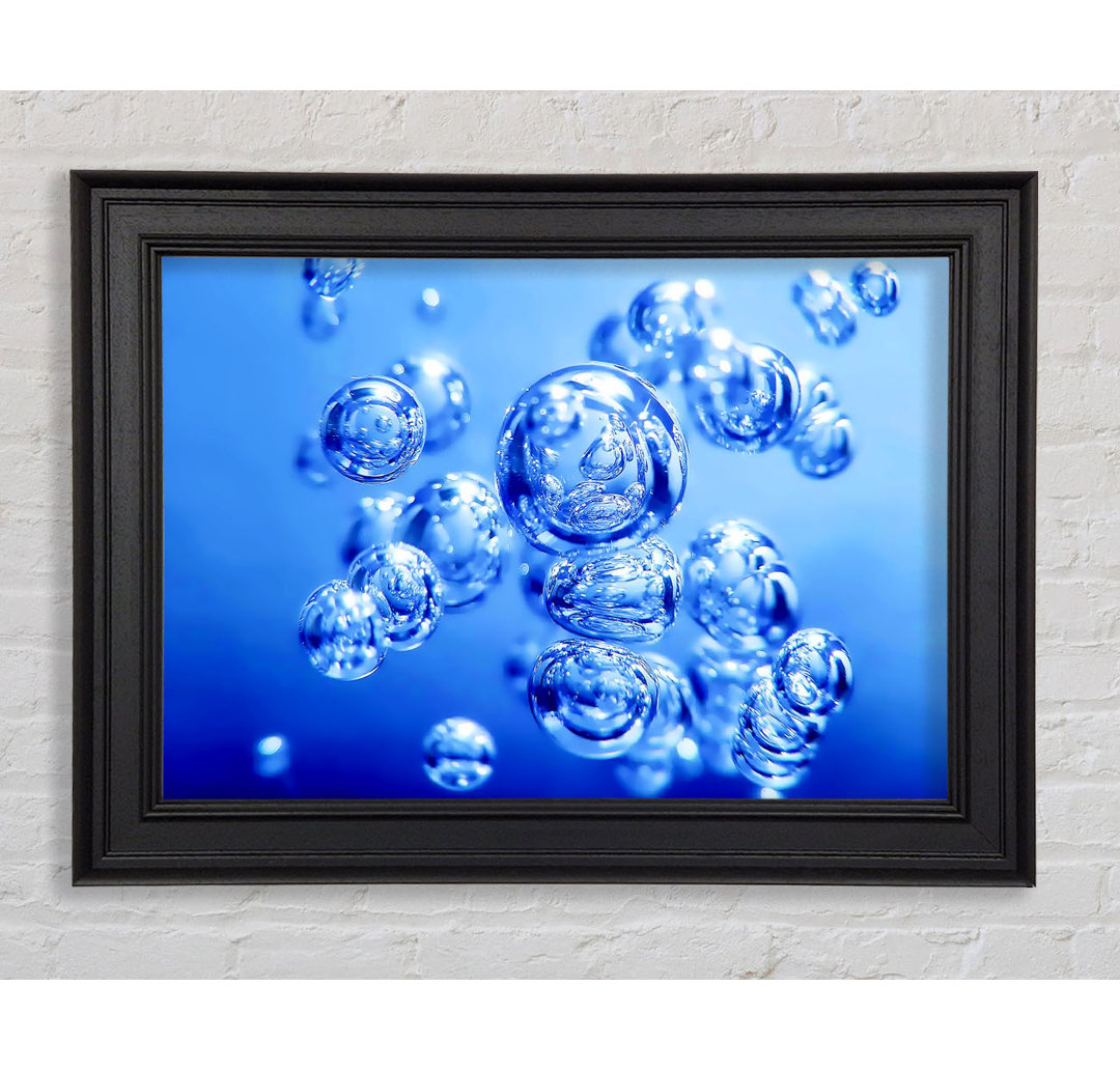 Liquid Blue Bubbles Gerahmter Druck