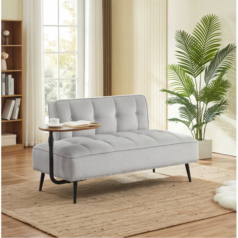 Canapé moderne deux places en velours gris de 137 cm (54 pouces) avec table d'appoint pivotante à 360° et garniture cloutée cuivrée.