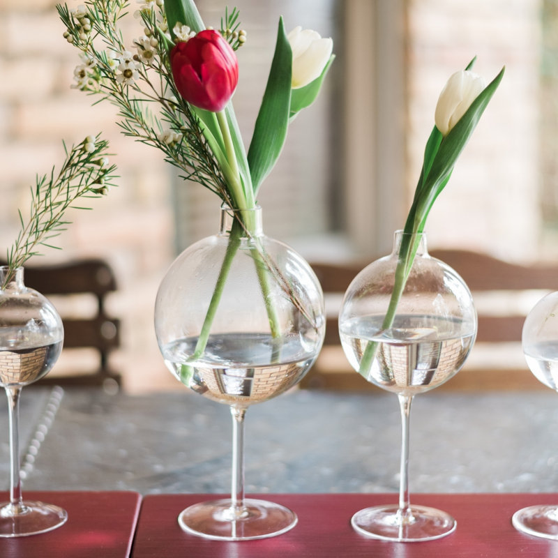 Vase en verre à vin - 7,6 cm L x 7,6 cm l x 19 cm H - Transparent, L 3 po x l 3 po x H 7,5 po, Clair