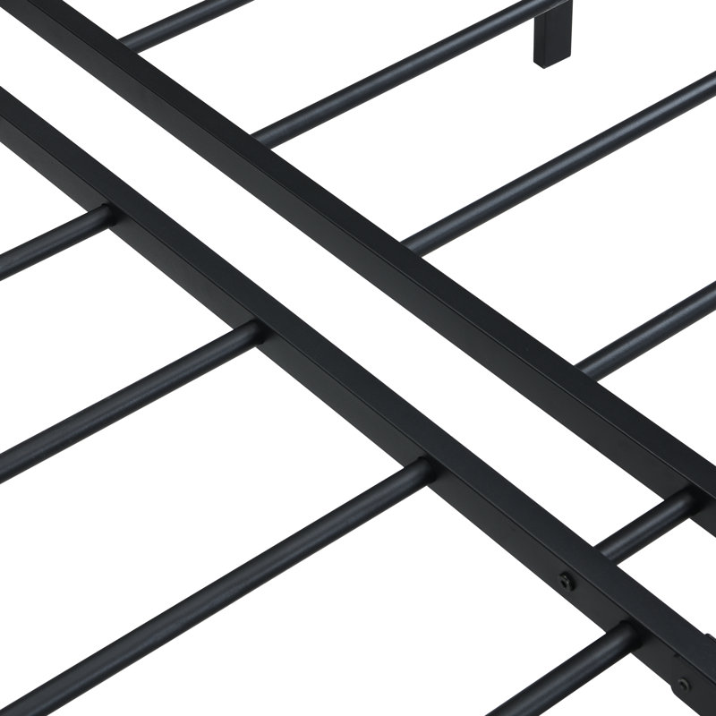 Structure de lit noire en métal robuste avec assemblage rapide, fonction silencieuse, support statique de 750 livres, espace de rangement pour matelas en acier renforcé sous le lit et trous de connexion pour les extrémités,
