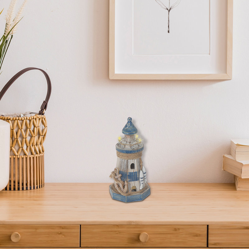 Petit phare en bois avec ancre
