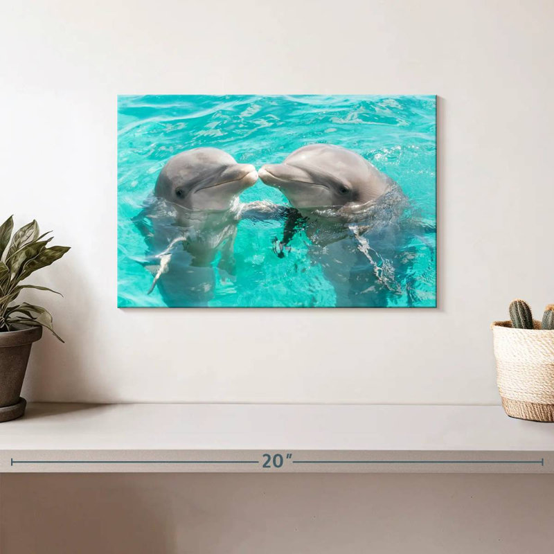 Dauphins s'embrassant, H 8 po x l 12 po