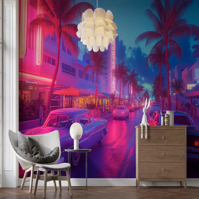 Murale Miami Art Deco Neon Street, papier peint paysage urbain rétro avec palmiers et voitures classiques, décor urbain vibrant pour le salon, la chambre et le bureau