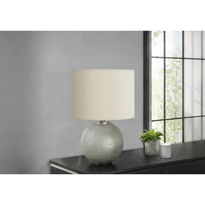 Lampe de table, abat-jour tambour en lin ivoire, base ronde ronde en chrome, 19 po