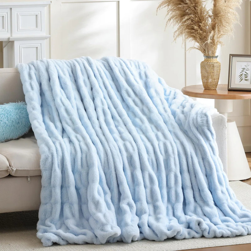 Jeté en fausse fourrure de lapin, L 60 po x l 80 po, Bleu clair