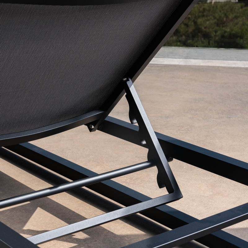 Contemporary Chaise Lounge With Breathable Mesh For Outdoor Enjoyment - Style Cozy Lounging