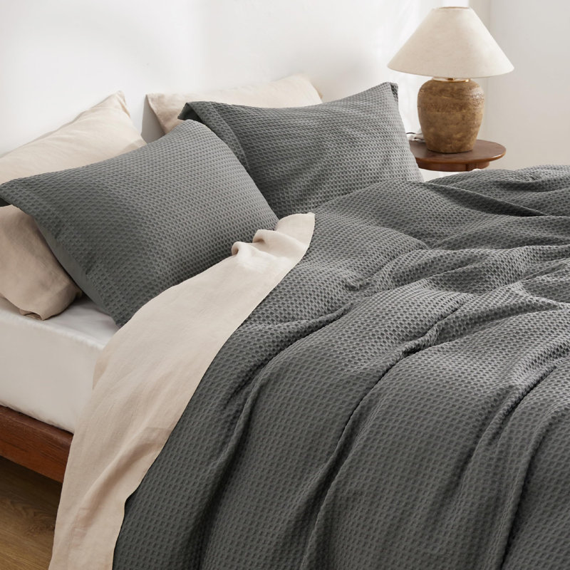 Bedsure Luxury Waffle Duvet Cover Queen Size - Textured Duvet Cover Set, Soft, Breathable Bedding Set (90"x90") with 2 Pillow Shams for All Season, Forest Green, Comforter Not Included