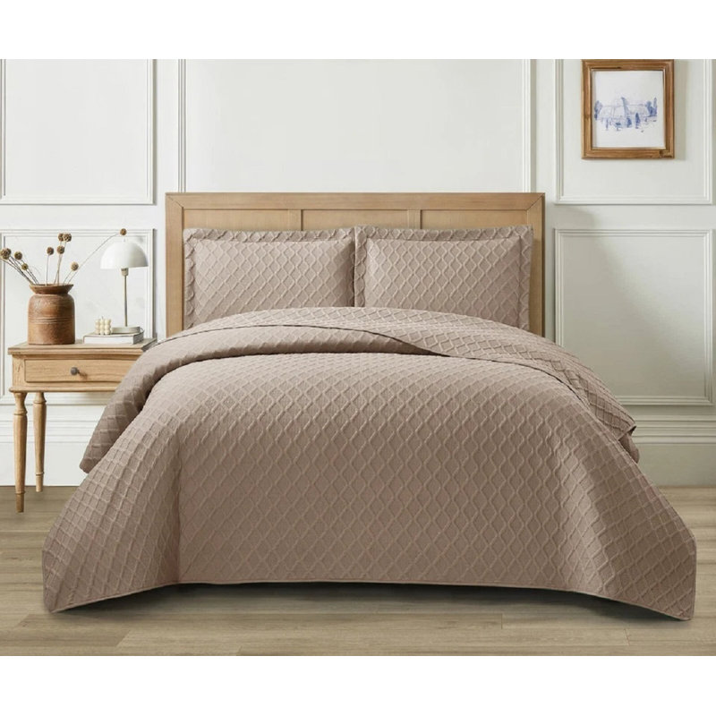 3 Piece Quilted Bedspreads Diamond Check Embossed Pattern, Polyester Material, Durable, Box Stitching, with Matching Pillow Shams
