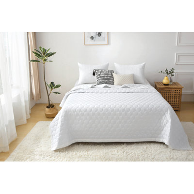Better Style Home Microfiber Honeycomb Quilt Sets