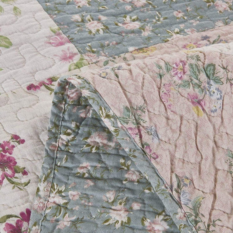 Queen White Cotton Reversible Floral Patchwork Quilt Set