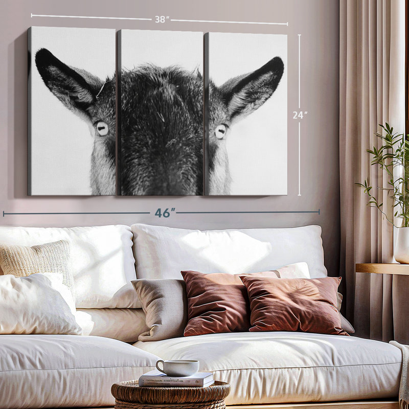 «Peeking Black Goat» sur toile, 24" H x 38" W