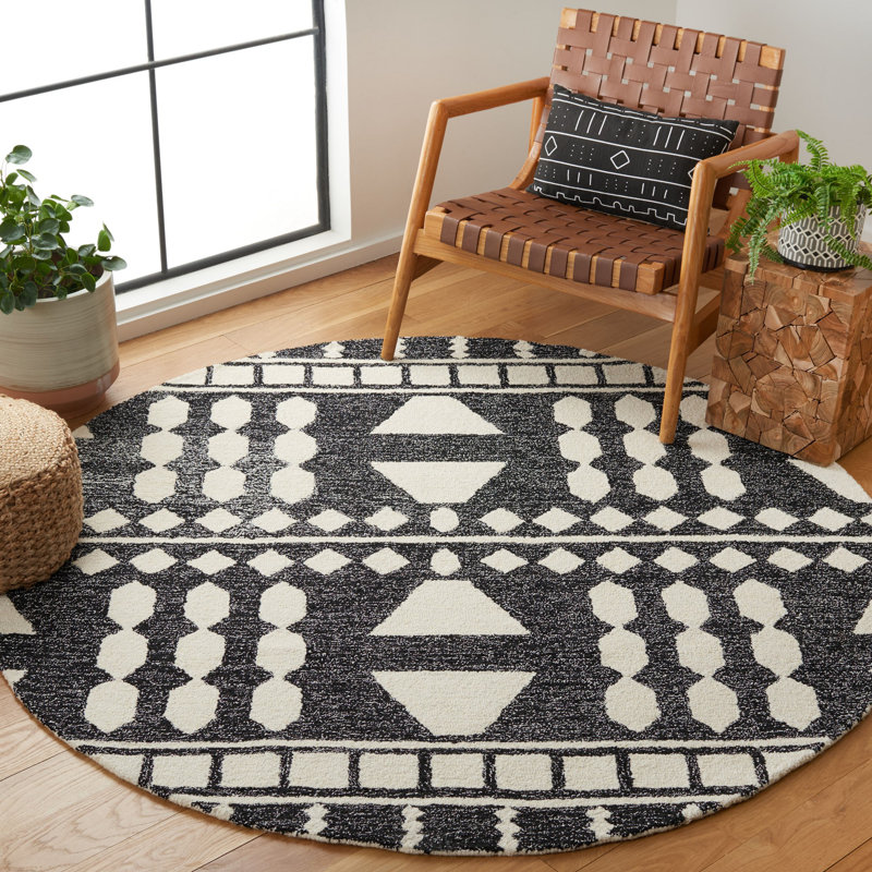 Hanssel Hand Tufted Performance Southwestern Rug, Round 6'