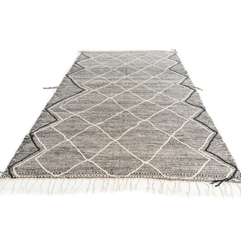Tapis noir et blanc Mosser