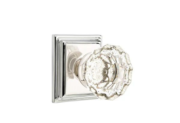Ensemble de mortaise intérieure Emtek avec rosette Wilshire et poignée en verre Astoria (droite), Nickel poli