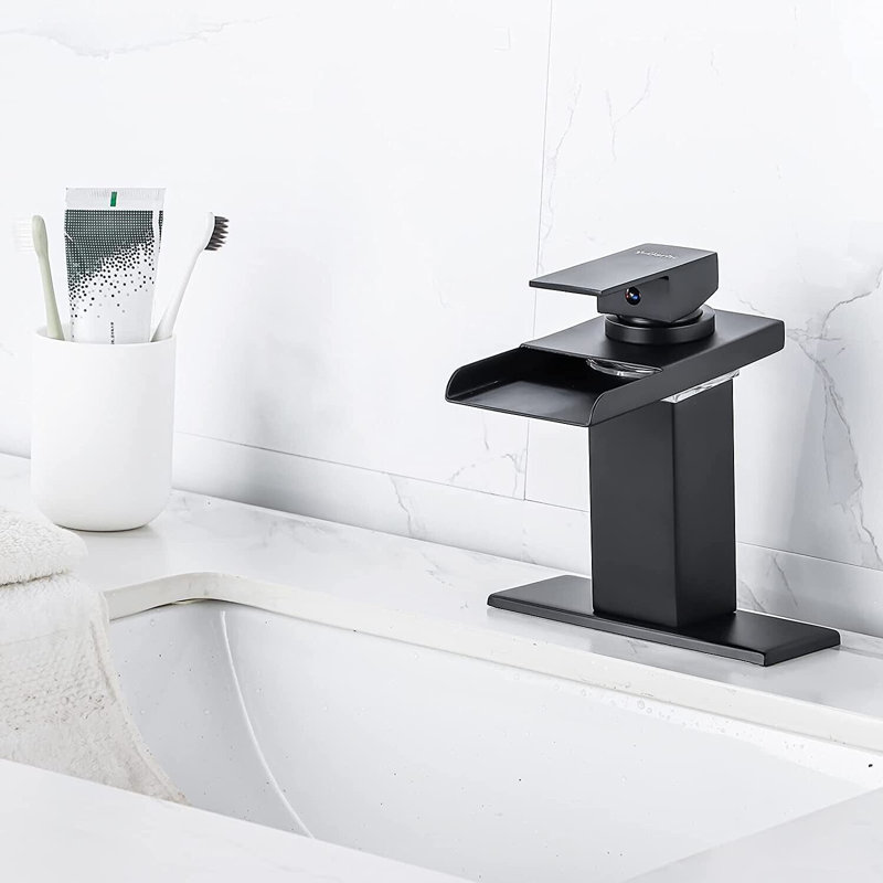 Robinet de salle de bain à un trou, Brushed Nickel
