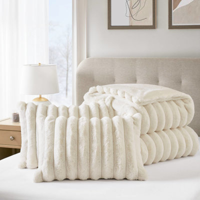 3 - Piece King Faux Fur Comforter , Color, Ultra Soft Backing, Machine Washable Matching Shams