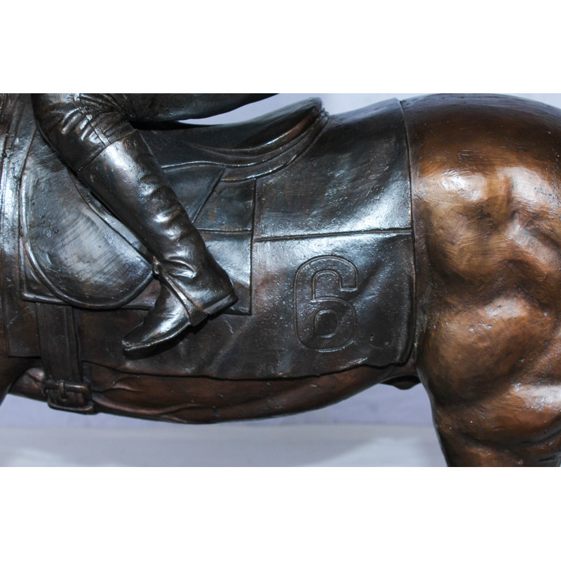 Statue de course de chevaux en bronze avec jockey en uniforme rayé 50 po x 14 po x H 29 po