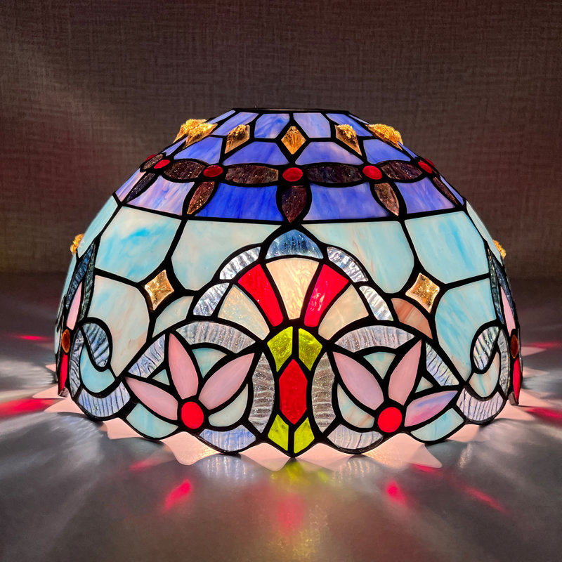 Abat-jour en verre coloré de 12 pouces de style Tiffany, H 6 po x l 12 po x P 12 po