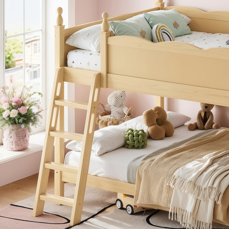 Lit superposé en bois peu encombrant avec glissade, tablettes de rangement et échelle Cavero, Naturel