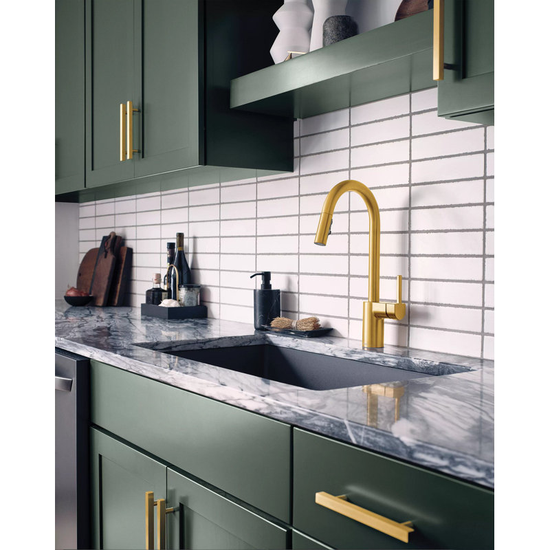 Robinet de cuisine moderne à poignée unique avec technologie Reflex et Power Clean Moen Align, Or brossé