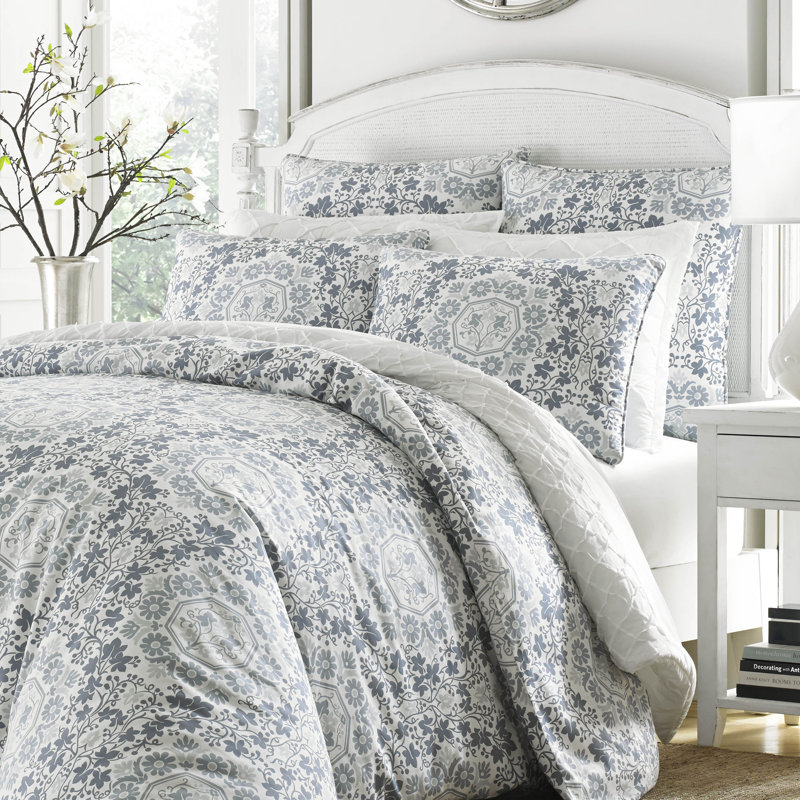 King White and Blue Cotton Reversible Comforter Set