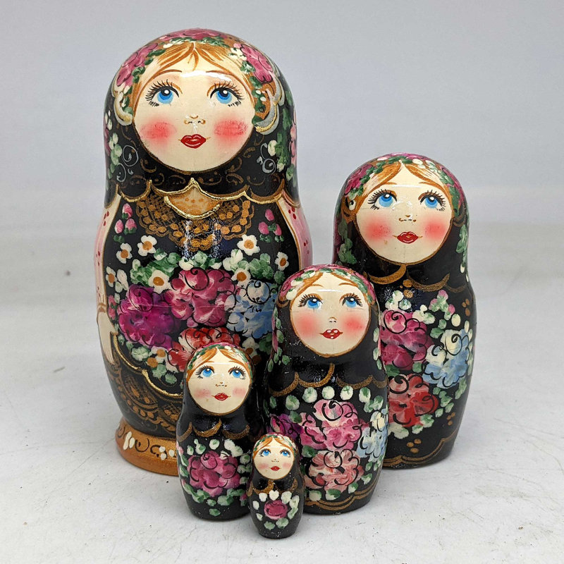 Cilia Figurines & Sculptures