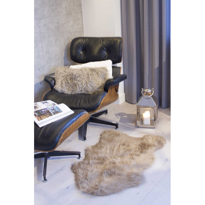 Tapis brun clair en peau de mouton à poils longs fabriqué à la main Flint