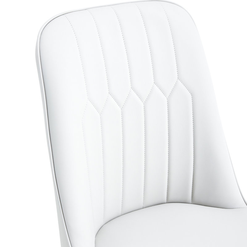 Ensemble de table et de chaises. Ensemble de table de salle à manger en panneau de fibres à densité moyenne noir - 63 po x 37 po avec 6 chaises en polyuréthane blanc, motif de marbre noir et panneau de fibres à densité moyenne.