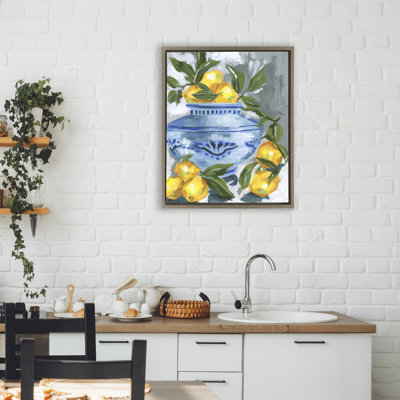 Cadre flottant indigo et vase en citron, design par Melissa Wang