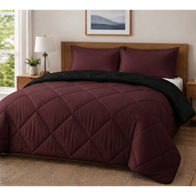 Reversible Quilted Comforter and Pillowcase Set – 3‑Piece Microfiber Bedding