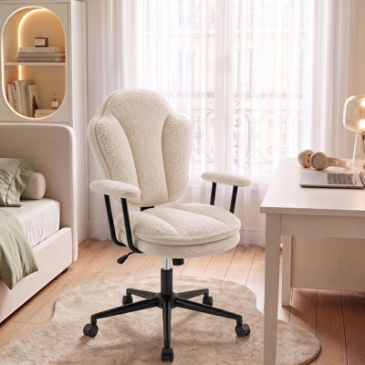 Cloud-shaped seashell office chair