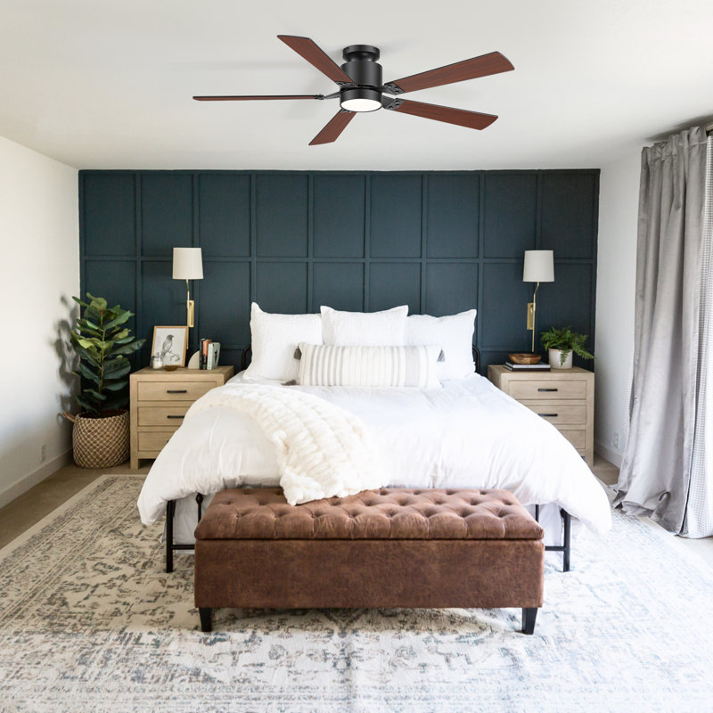 Ventilateur de plafond intelligent de 132 cm avec éclairage DEL et éclairage d'ambiance RVB, application et télécommande, moteur CC réversible silencieux, 6 vitesses, montage encastré, pour salon et chambre.