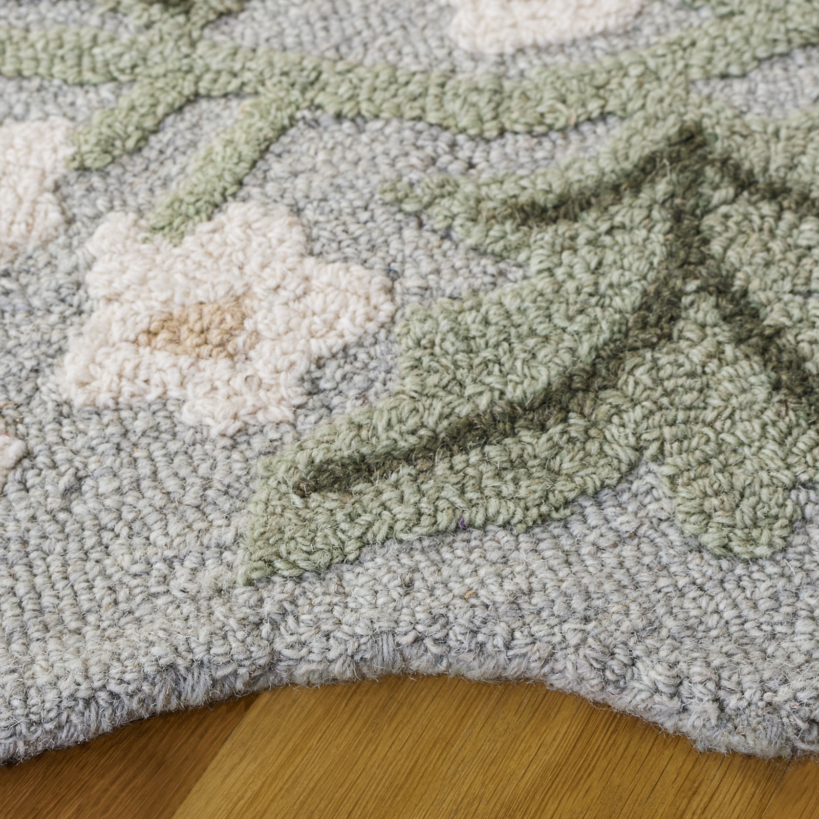 Hand-Tufted Wool Floral Rug, Round 6'