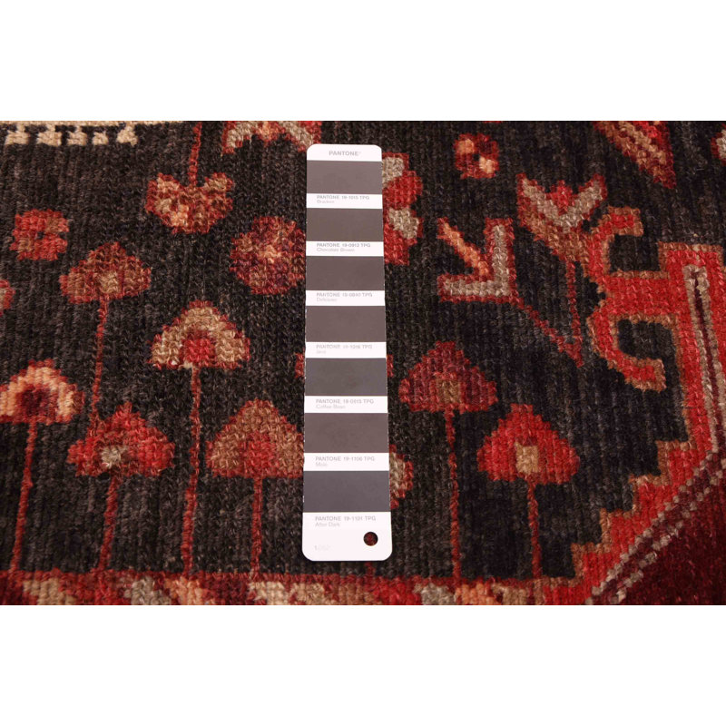 Tapis noir, rouge Anadol 4 pi 5 po x 7 pi 3 po