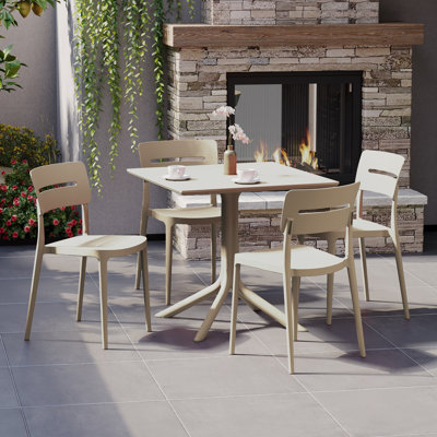 Ensemble repas carré pour 4 personnes