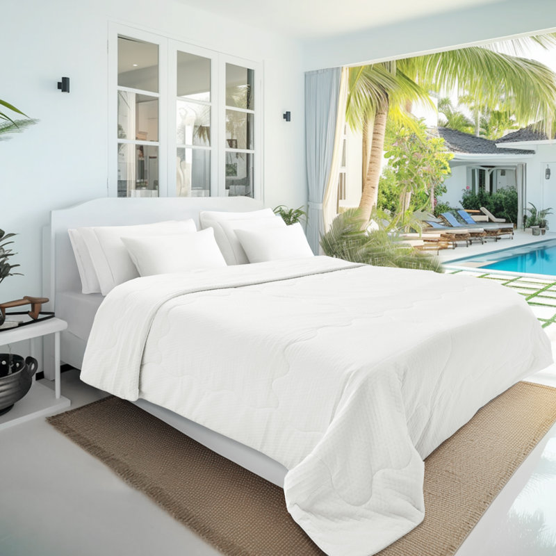 Cooling Comforter, Quick Cool Technology, Lightweight & Hypoallergenic Summer Duvet, King, White