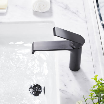 Single-handle Bathroom Faucet