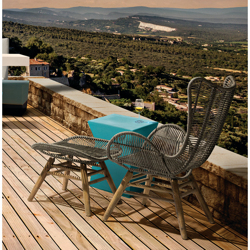 Explorer Lounge Chair with Ottoman