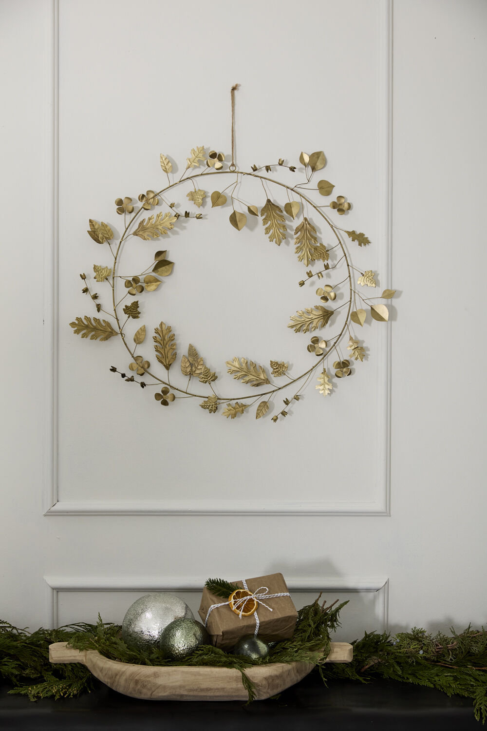 Christmas Wreath, 25" H x 0.1" W x 25" D