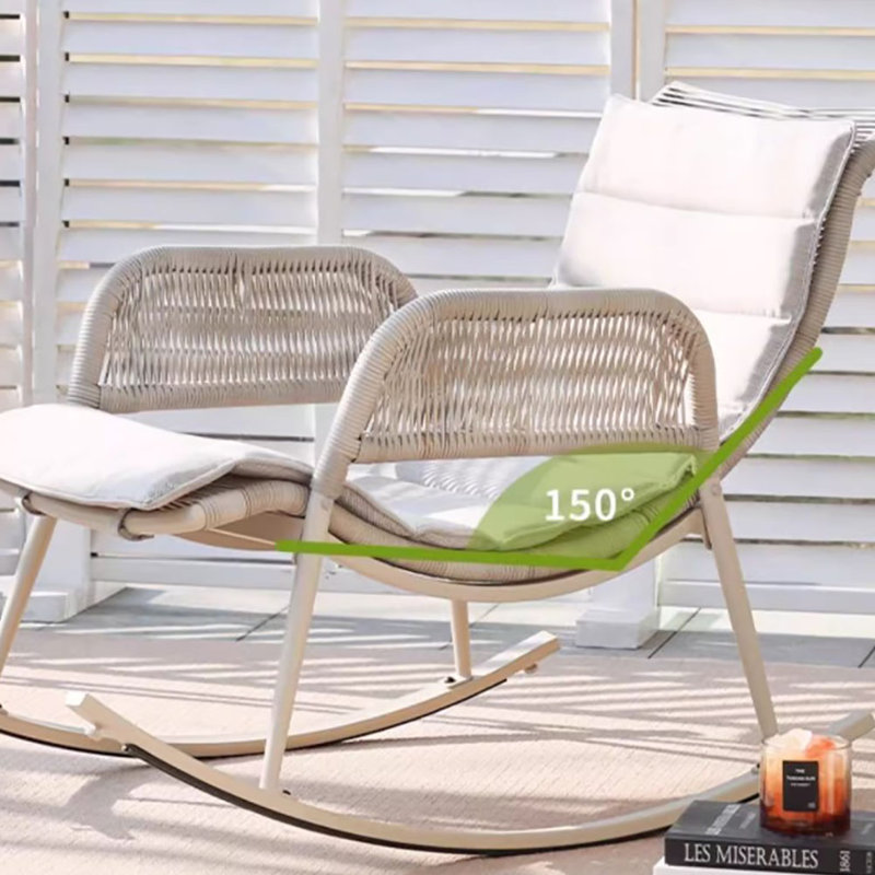 Chaise berçante inclinable en rotin