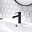 Robinet de salle de bain à un trou