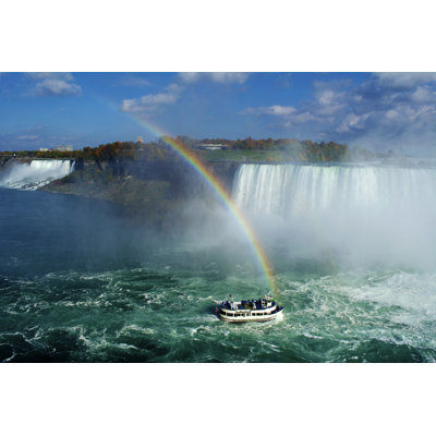 Chutes du Niagara et arc-en-ciel avec bateau par Luke Abrahams