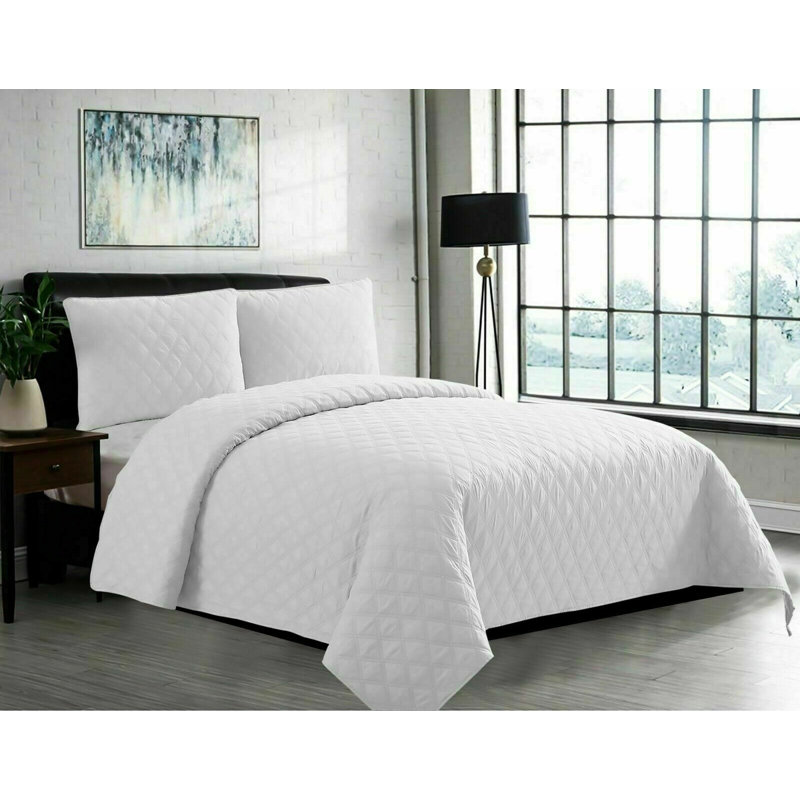 Elegant Comfort Inspiration Embossed Lightweight Bedspread Set – Soft Textured Polyester Coverlet with Pillow Shams, White