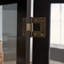 Vitrine avec portes en verre trempé, vitrine éclairée avec panneau arrière en miroir et tablettes réglables pour la maison ou le bureau (ampoule incluse)-653458763