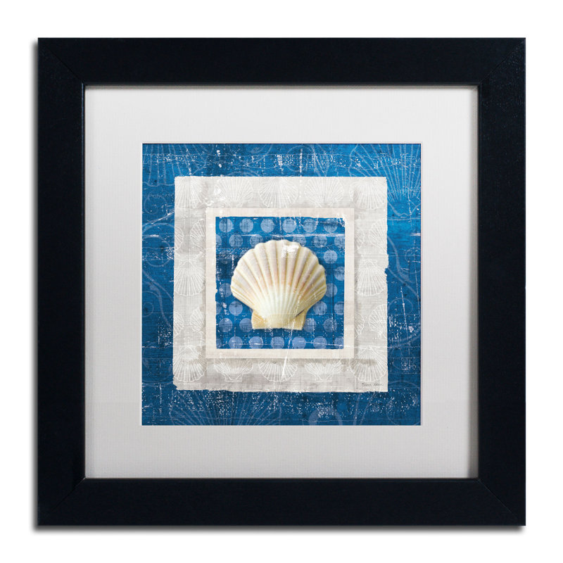 Maeda «Sea Shell III on Blue» par Belinda Aldrich, impression encadrée, H 11 po x l 11 po, Blanc