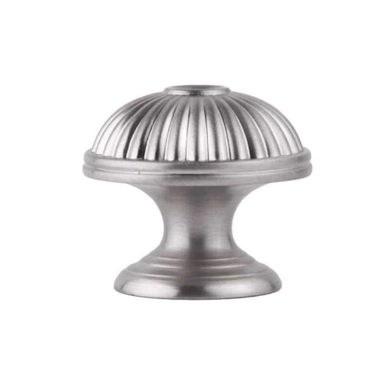 Bouton de meuble rond festonné Belmont de 1-1/2 po de diamètre en nickel satiné, Nickel satiné