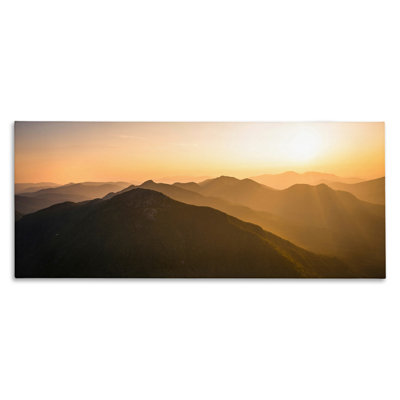 Lever de soleil sur la toile des Adirondacks, conception par Jonathan Zahaurek