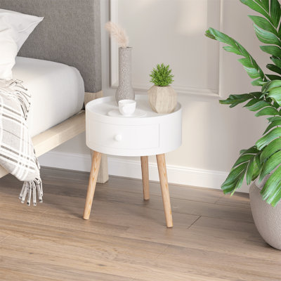 Beikirch Round Side Table