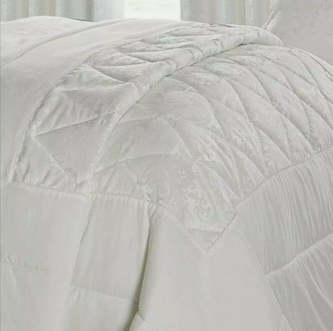 Sabelina Floral Bedspread with Pillow Shams