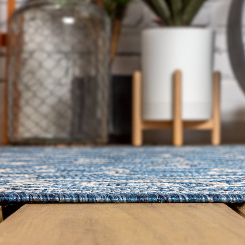 Tapis d'intérieur / extérieur bleu marine / gris à tissage texturé Hagerman, Carré 7 pi 9 po